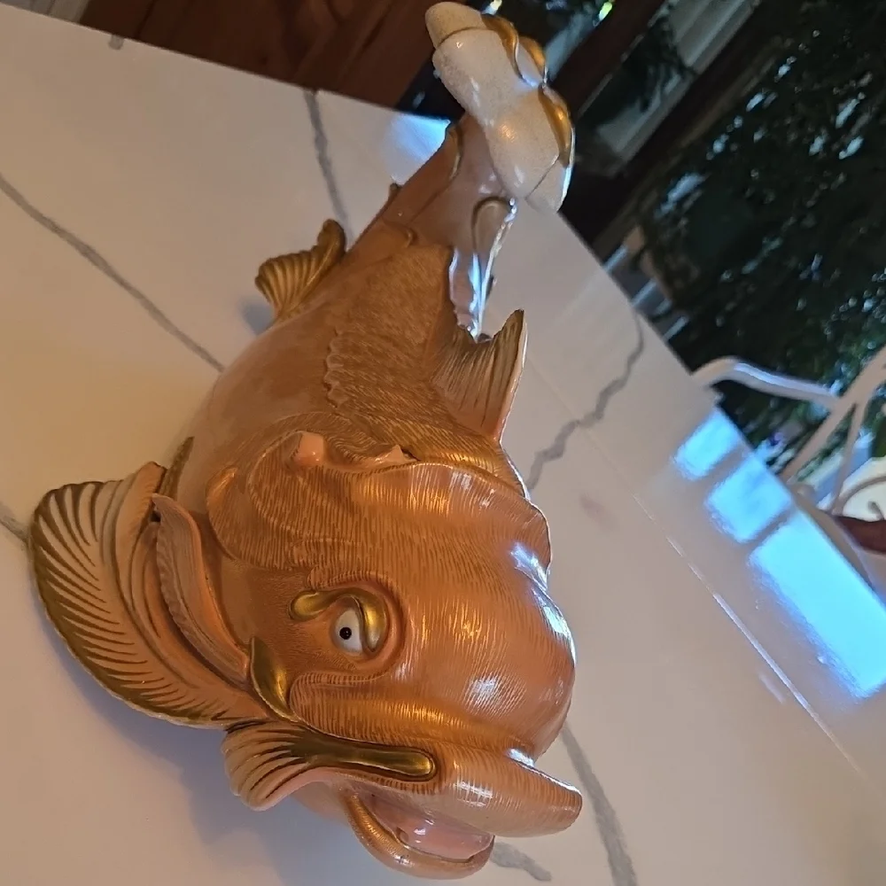 Elegant Gold and White Fish Figurine.for OGGETTI.